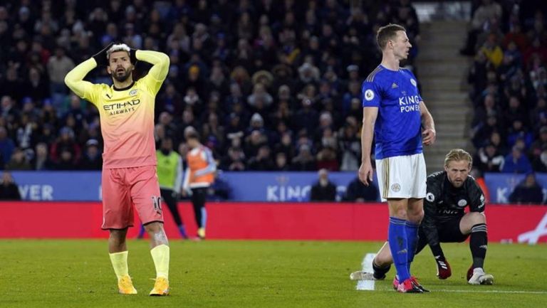 El Kun después de fallar un penal 