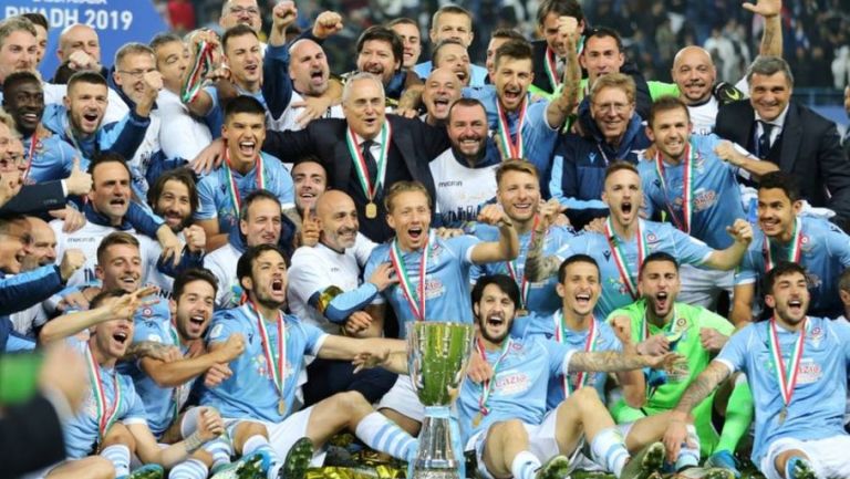 La Lazio levanta la Supercopa en Riad