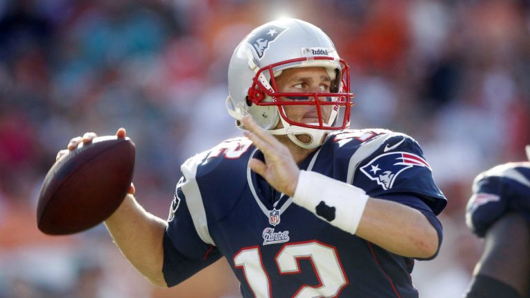 Tom Brady durante un partido de los Patriotas