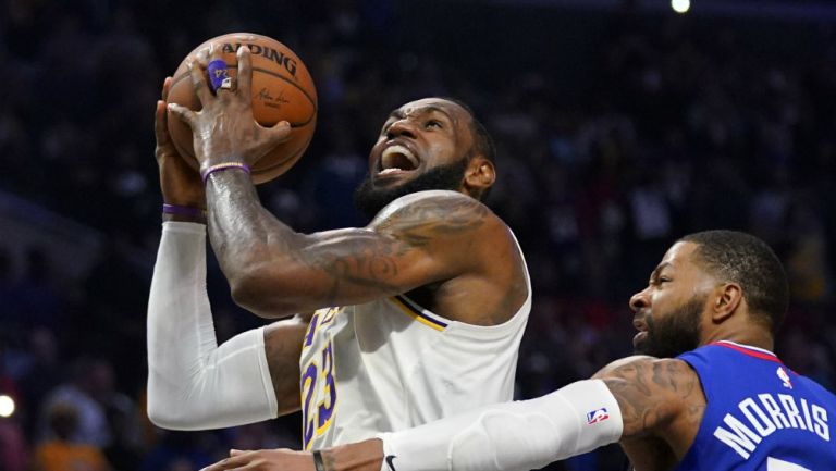 Lakers venció a Clippers por primera vez en la temporada