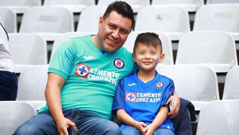 Aficionados del Cruz Azul en el Azteca