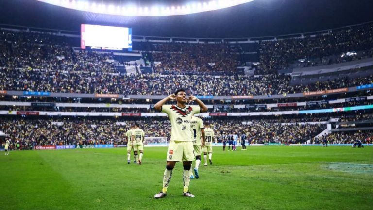 Roger Martínez, en festejo con América