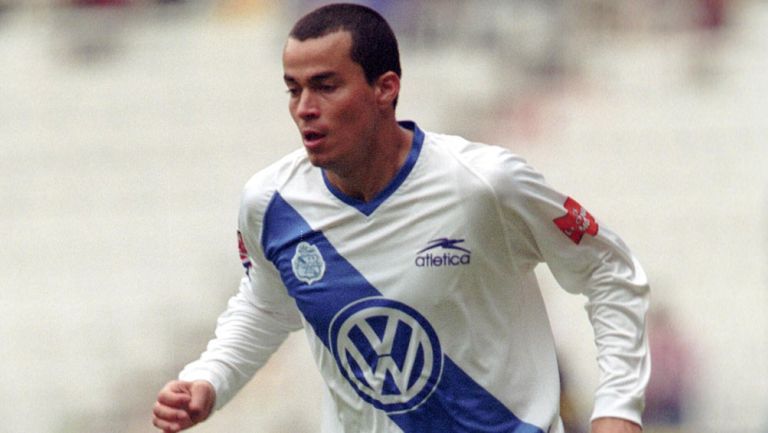  Iván Kaviedes durante un duelo con Puebla en 2003