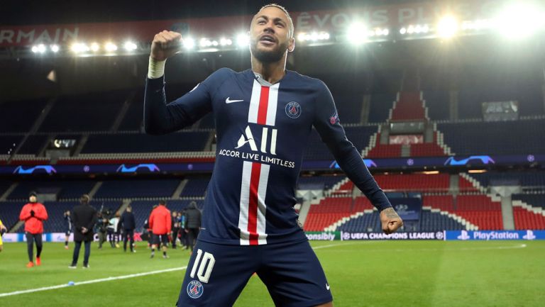 Neymar durante un partido con PSG en Francia 