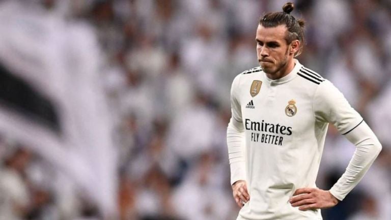 Gareth Bale durante un duelo con el Real Madrid