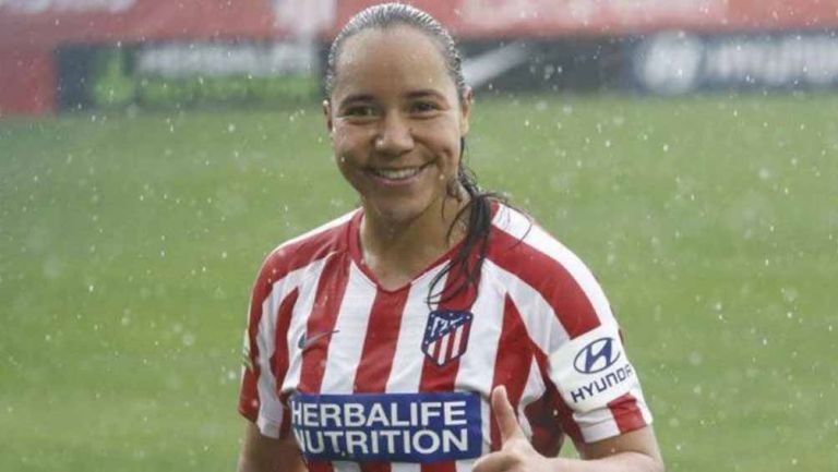 Charlyn, feliz tras haberse estrenado como goleadora colchonera 