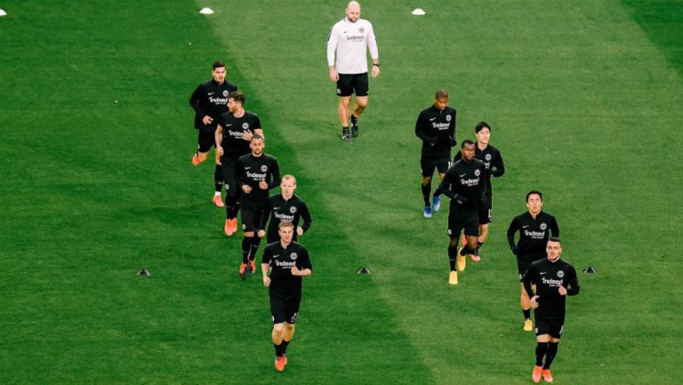 Jugadores del Eintracht Frankfurt previo a un partido