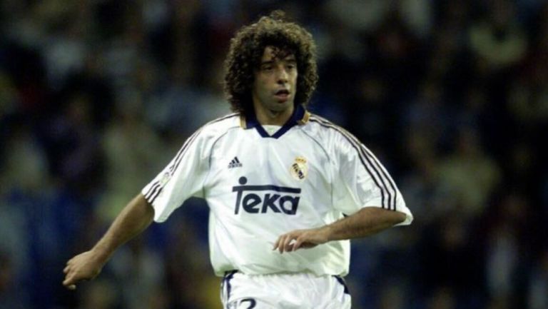 Iván Campo durante un juego del Real Madrid