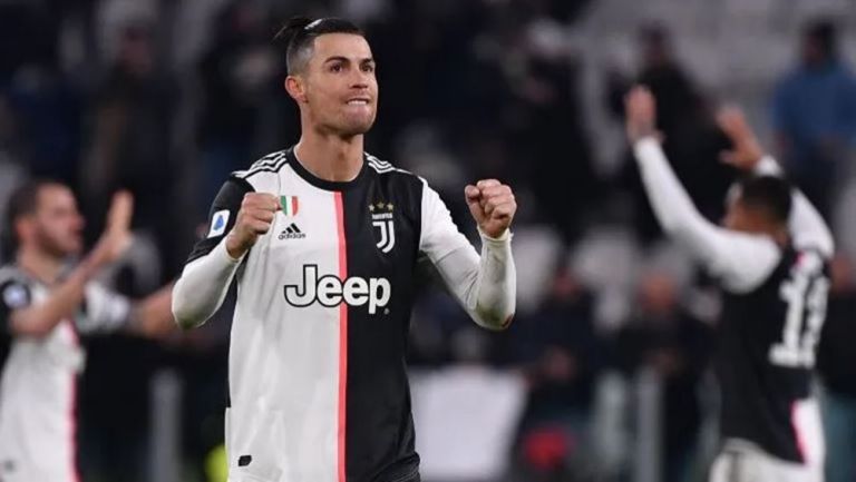 Cristiano Ronaldo festeja un gol con la Juventus