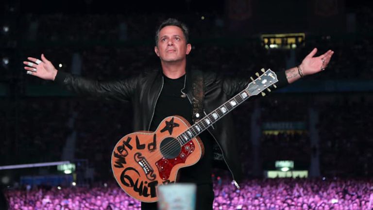 Alejandro Sanz durante un concierto