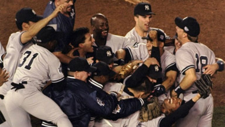 Jugadores de los Yankees celebraron el título de 1998