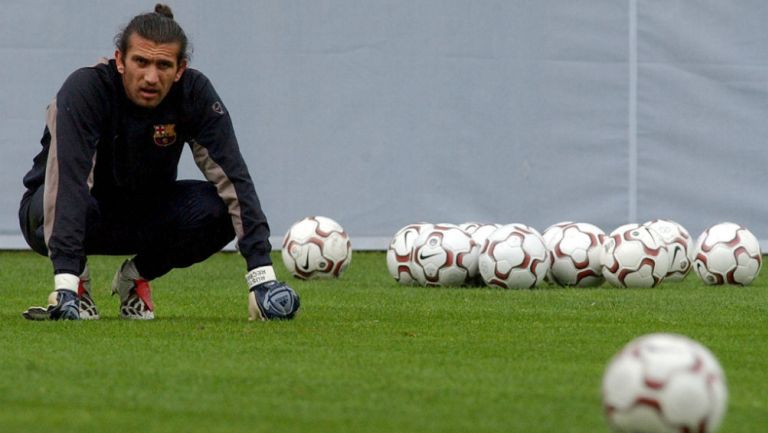 Rustu Recber, durante un entrenamiento del Barça