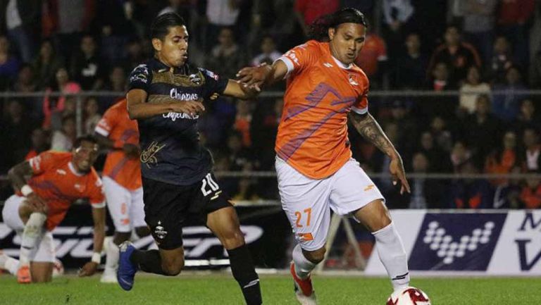 Gullit Peña conduce la redonda en su debut con Correcaminos 