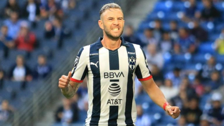 Miguel Layún durante un juego de Rayados