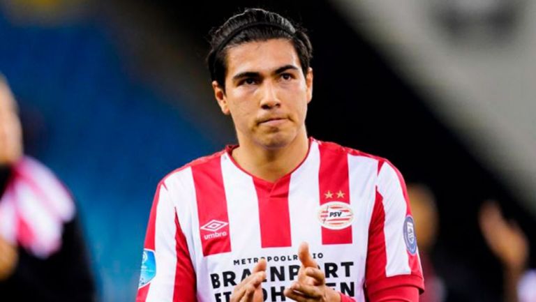 Erick Gutiérrez en un juego con el PSV