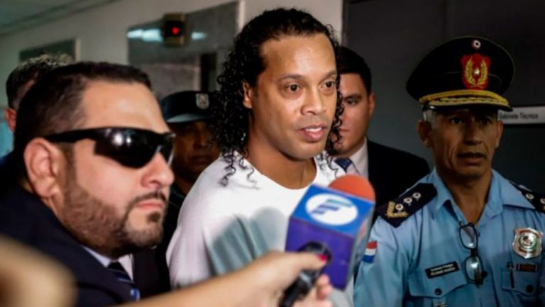 Ronaldinho tras ser detenido en Paraguay