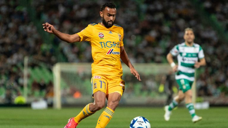 Jordan Sierra en partido con Tigres