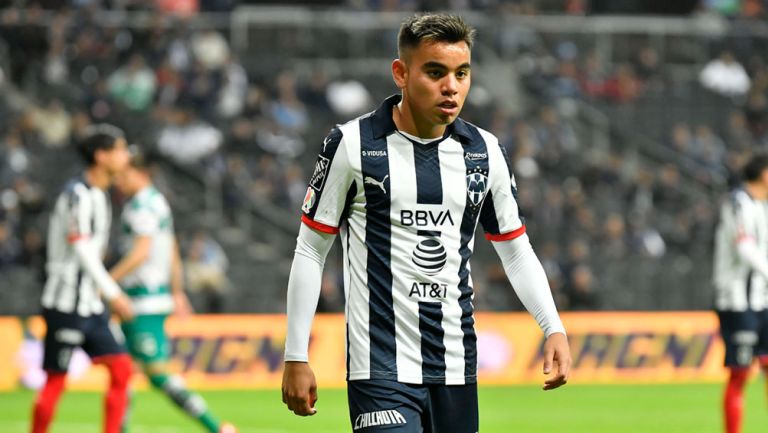 Carlos Rodríguez durante un duelo con Monterrey