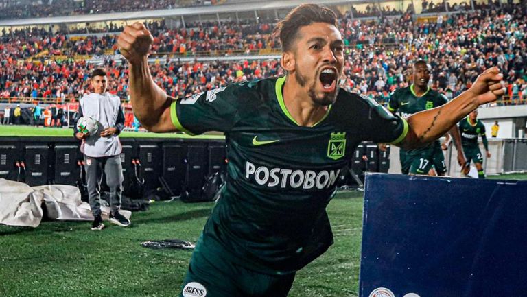 Andrés Andrade celebra un gol con Atlético Nacional