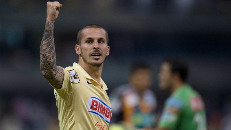 Dario Benedetto en partido con América