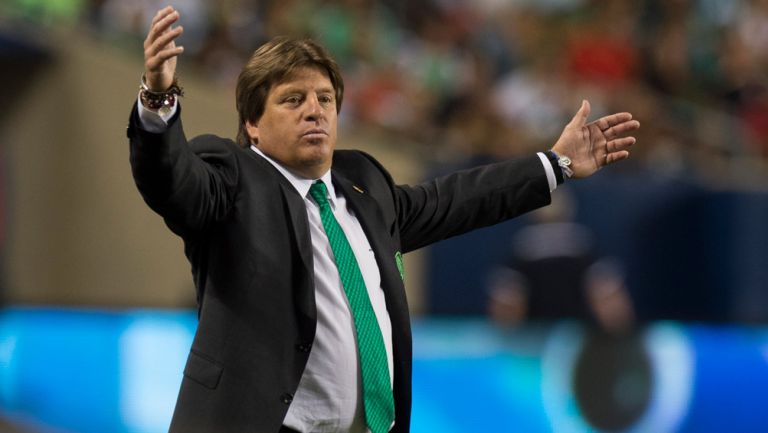 Miguel Herrera durante un duelo del Tricolor 