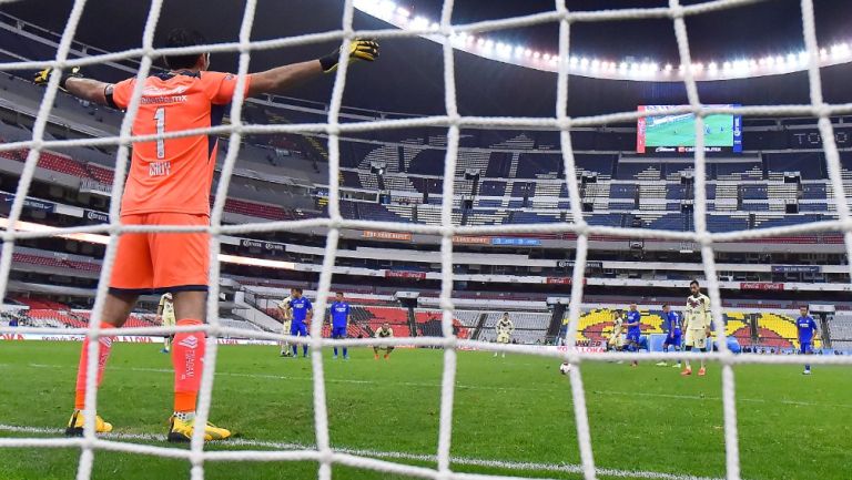 Partido entre América y Cruz Azul a puerta cerrada