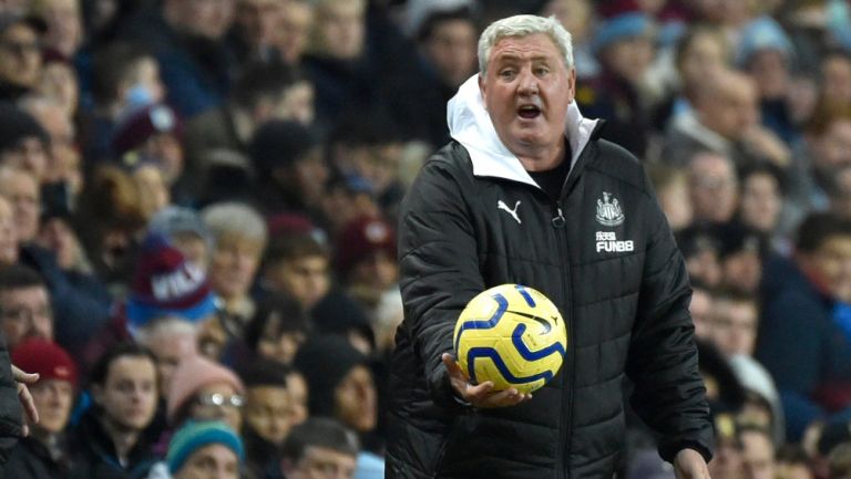 Steve Bruce durante un partido del Newcastle