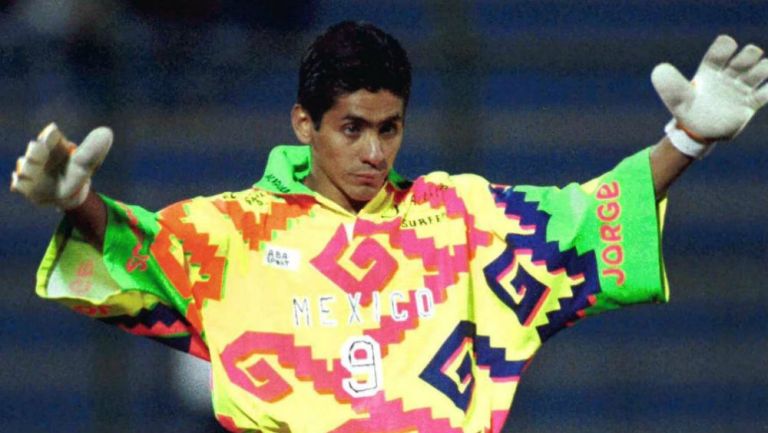 Jorge Campos durante un juego de México