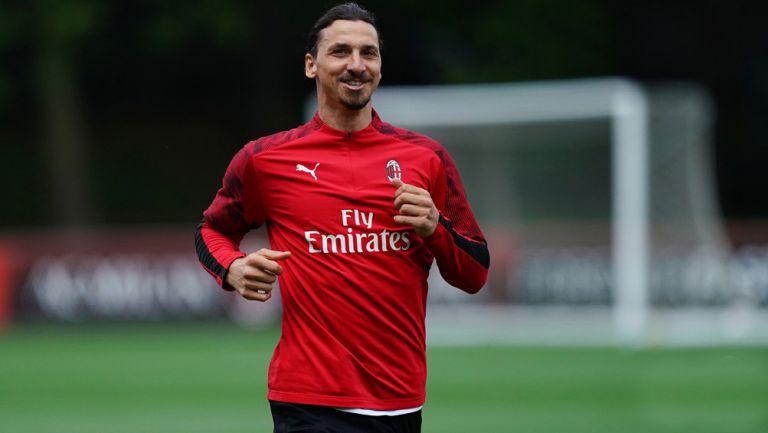 Ibrahomovic durante un entrenamiento con Milan 