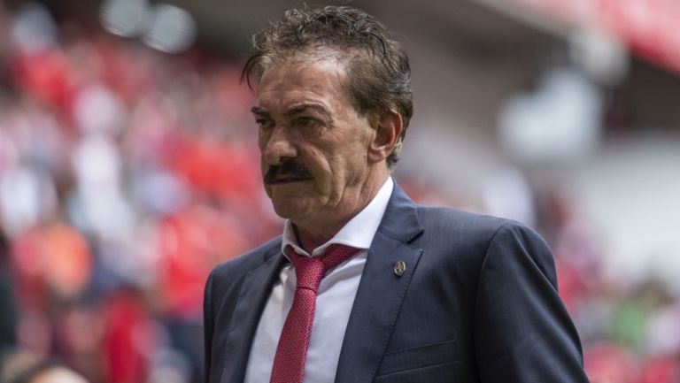 La Volpe durante un partido con Toluca