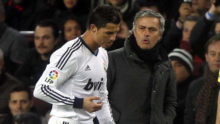 Mourinho regaña a Cristiano tras una mala acción