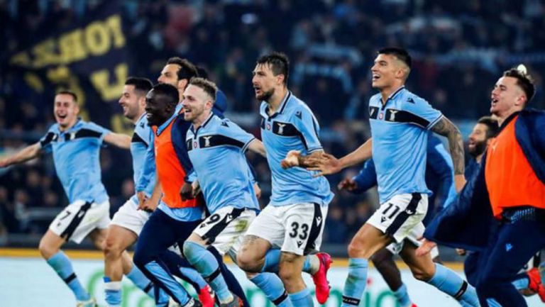 El equipo romano celebra la victoria ante el Inter de Milan