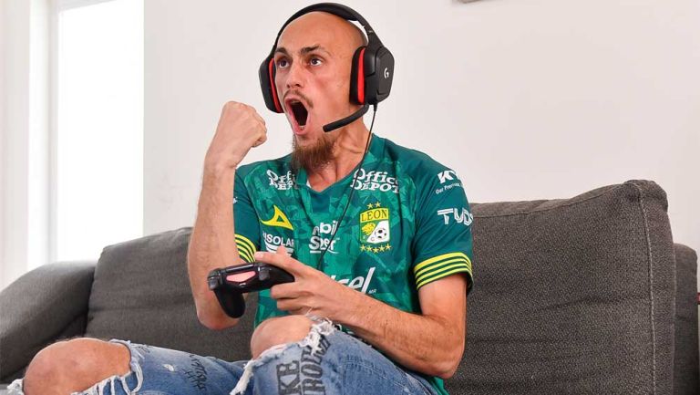 Nico Sosa celebra el gol de la victoria ante América