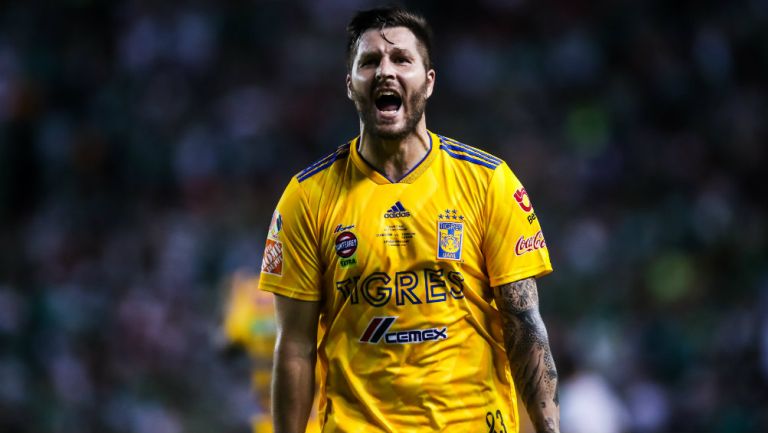 André Pierre en partido con Tigres