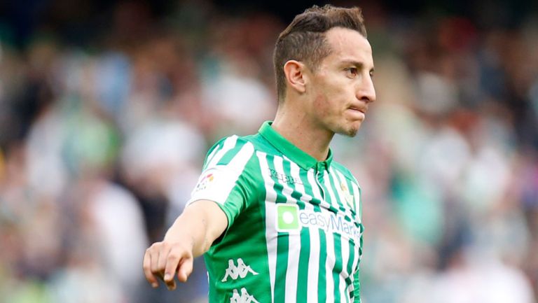 Andrés Guardado durante un duelo con Betis en LaLiga 