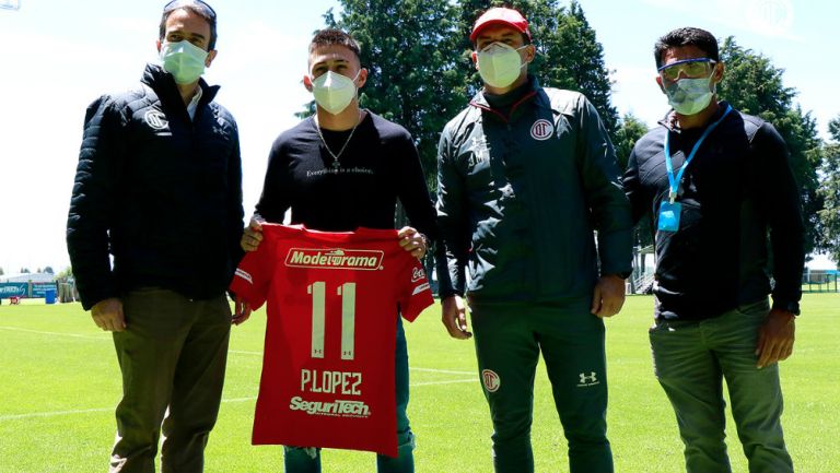 Pablo López en presentación con Toluca