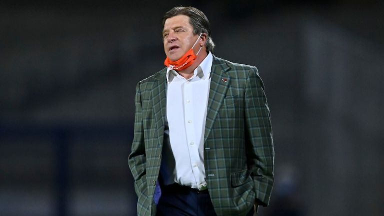 Miguel Herrera durante un partido con América