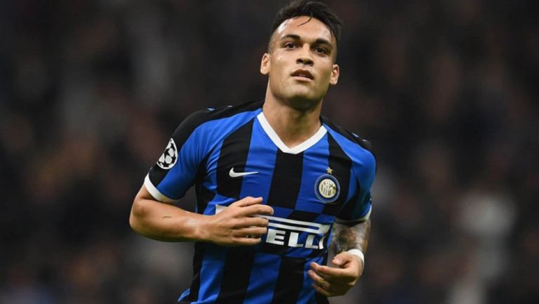 Lautaro Martínez durante un duelo con el Inter en Serie A