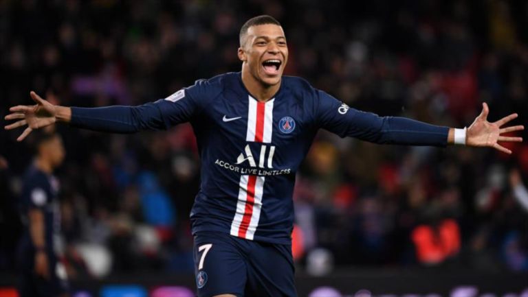 Mbappé en celebración de gol