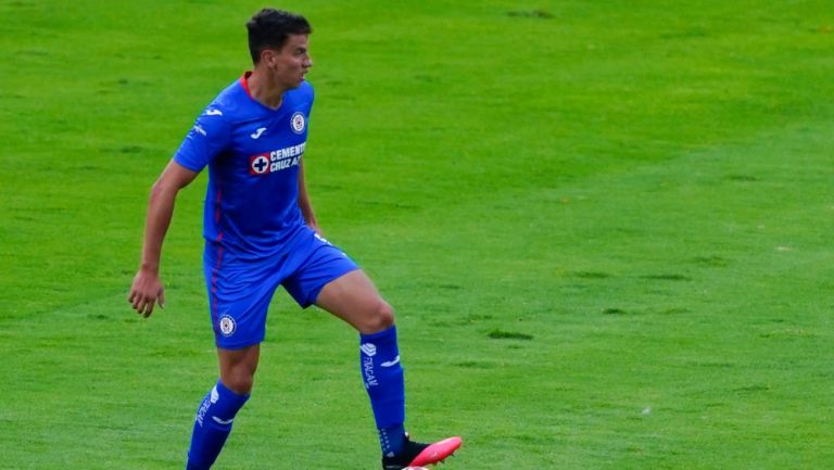 Igor Lichnovsky durante un partido con Cruz Azul