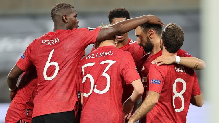 Jugadores del Manchester United celebran gol de la victoria