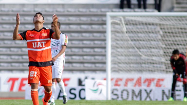 Martín Galván celebra un gol con Correcaminos