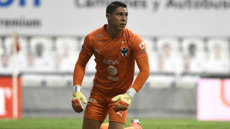 Hugo González en partido con Rayados