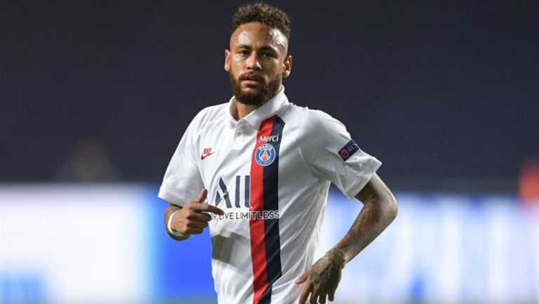 Neymar en partido con PSG