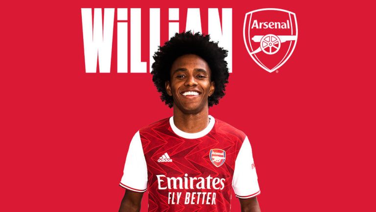 Willian posa con la camiseta del Arsenal 