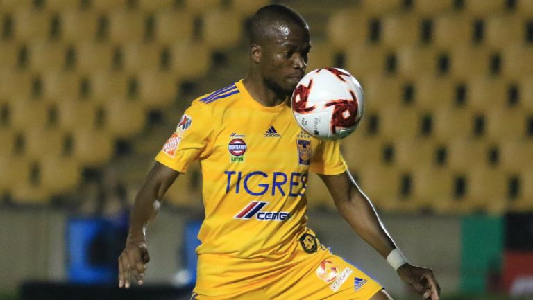 Enner Valencia en partido con Tigres