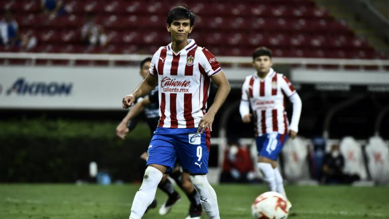 Macías en partido con Chivas