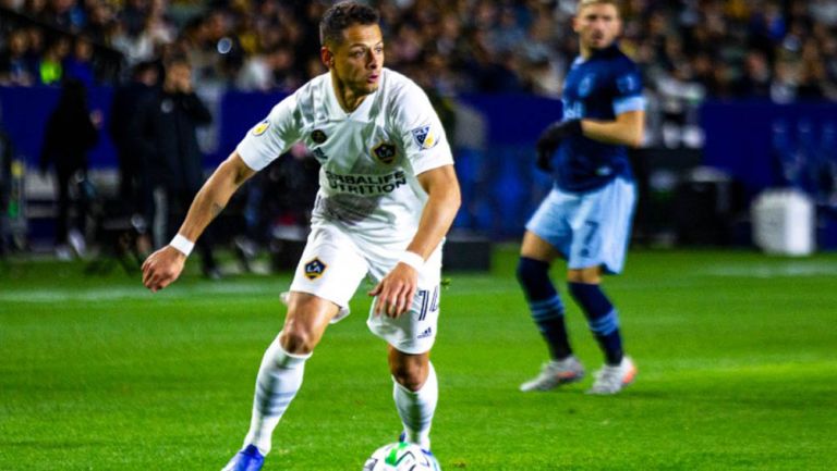 Javier Hernández durante un partido con LA Galaxy