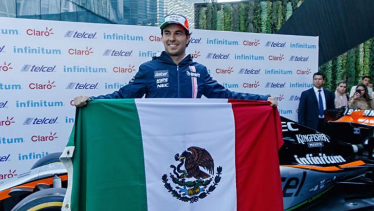 Checo Pérez durante un evento de la Fórmula 1 