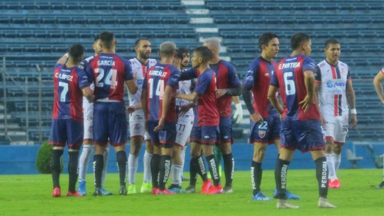 Pelea entre Atlante y Cimarrones en la Liga de Expansión